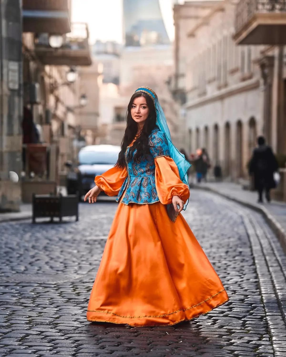 Baku: Old City Cultural Photoshoot in Azerbaijani Dress
