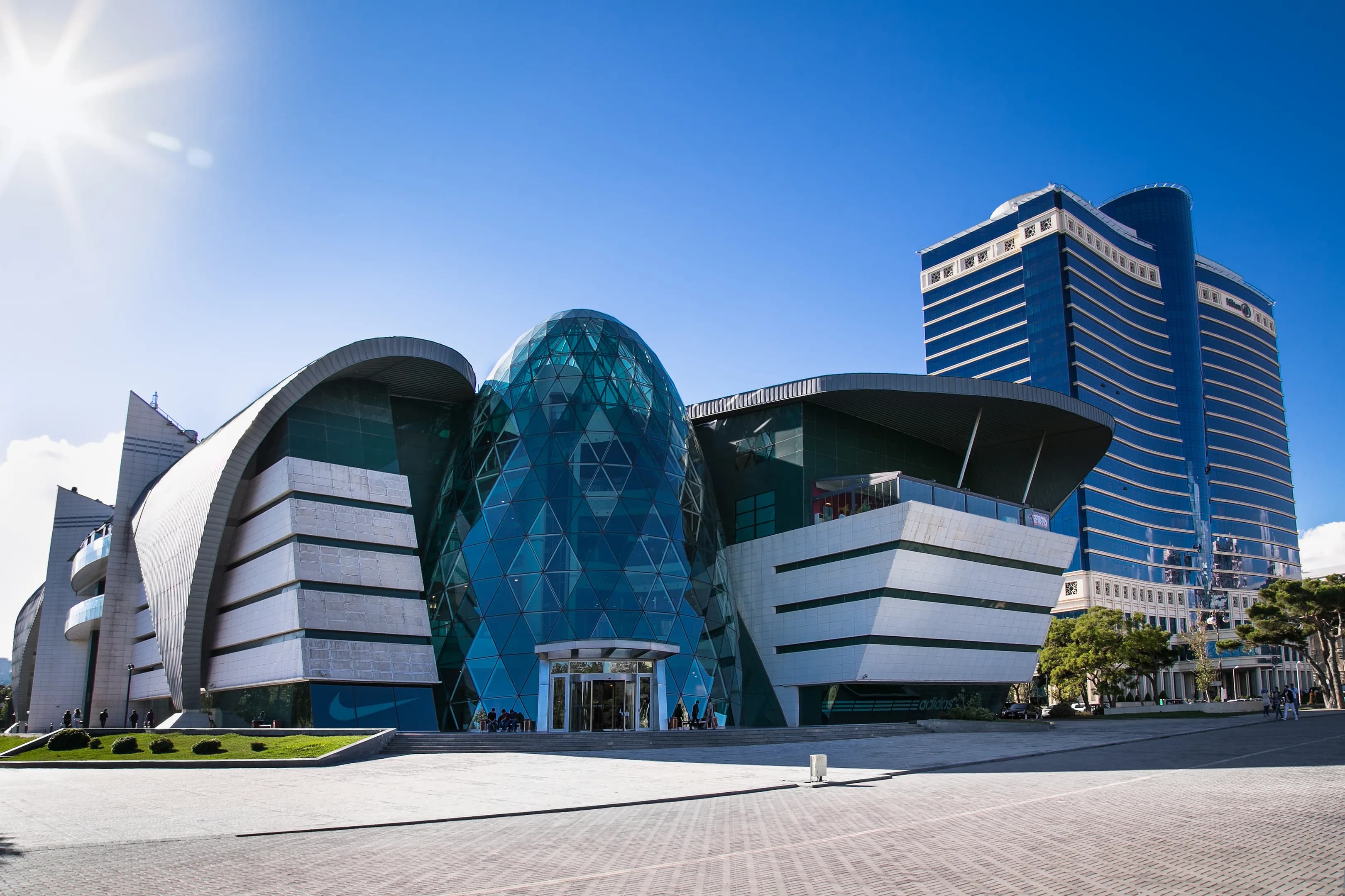 The Best Shopping Malls in Baku Near the Baku Boulevard